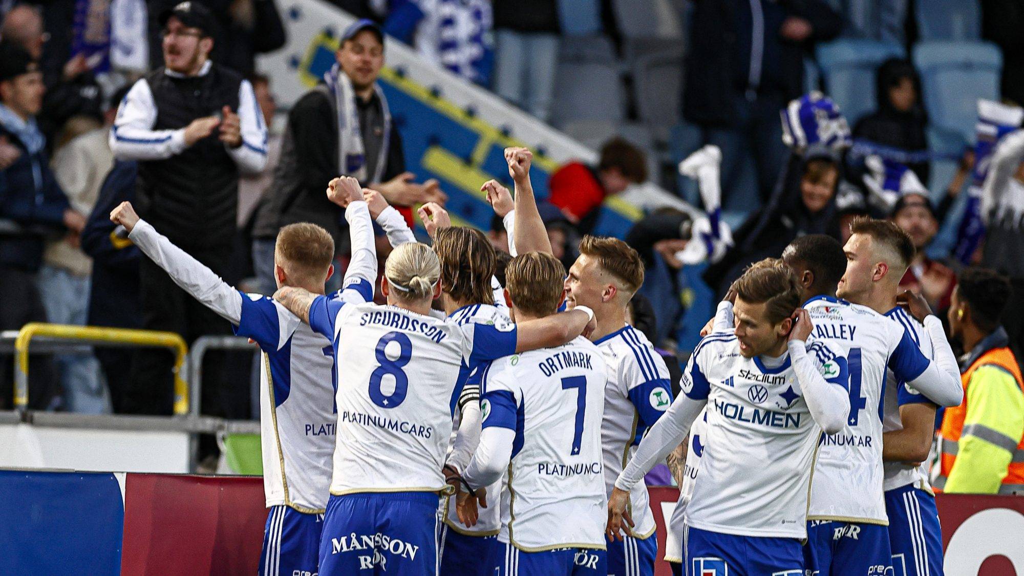 皇家马德里篮球队训练开放日，转会期主帅复盘引观众欢呼，欧联在即，资深球员宣示担当的简单介绍