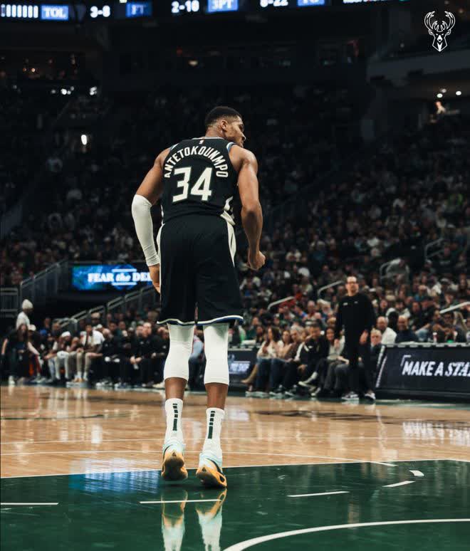  德布劳内关键节点高光表现，雄鹿带队取胜！