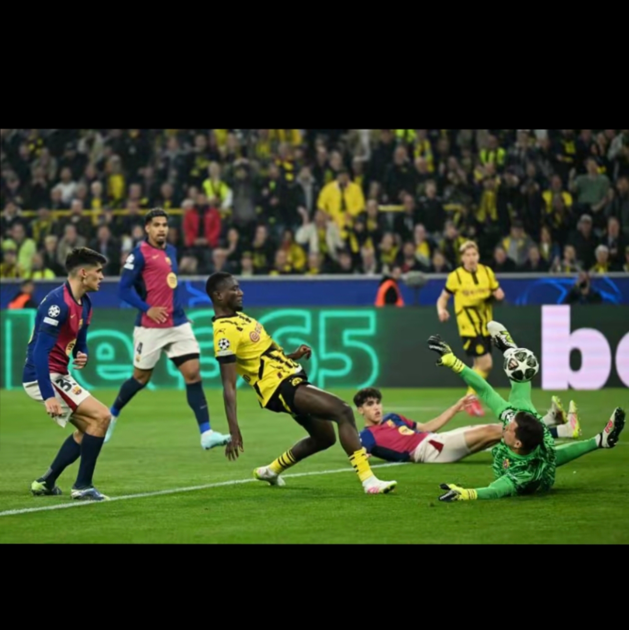 包含法国杯赛程吃紧,多特蒙德今夜遗憾出局,信心回归,赛程密集仍需轮换的词条 包含法国杯赛程吃紧,多特蒙德今夜遗憾出局,信心回归,赛程密集仍需轮换的词条