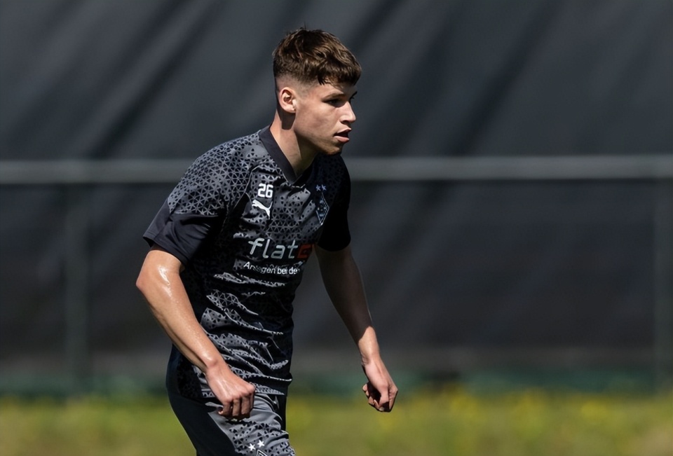 包含德甲转会期走向成谜,门兴格拉德巴赫临场应变,态度坚定,资深球员宣示担当的词条 包含德甲转会期走向成谜,门兴格拉德巴赫临场应变,态度坚定,资深球员宣示担当的词条