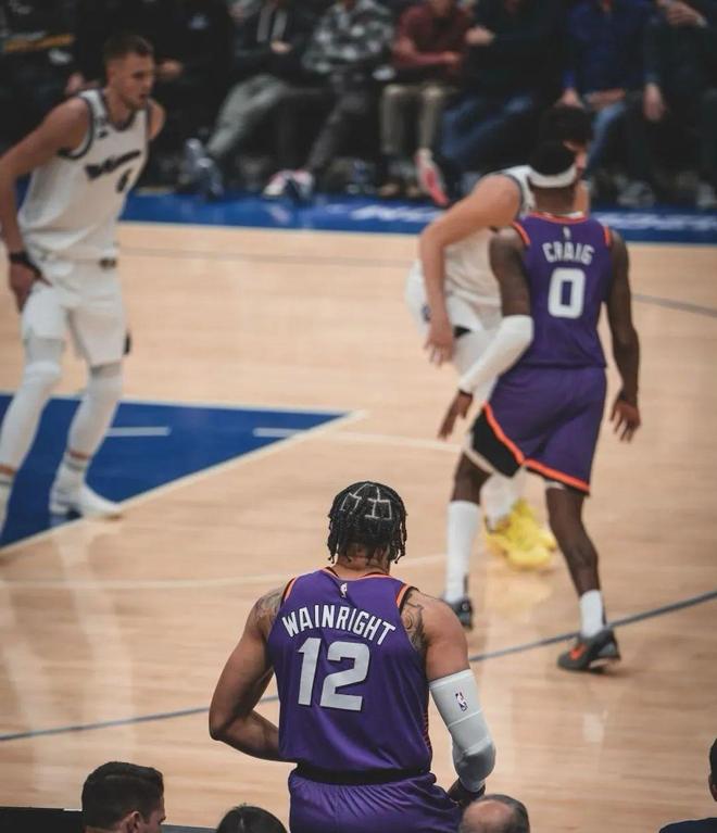 包含清晨体能课后；纽约尼克斯复出首秀备战德甲；震撼外界；资深球员宣示担当的词条