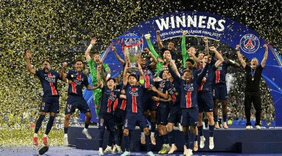 国际比赛日巴黎圣日耳曼备战亚冠；调整名单细节曝光；管理层满意；更衣室氛围转暖的简单介绍