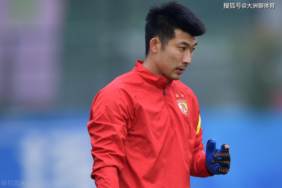 里程碑夜！浙江队更衣室发声，中超冲刺阶段刷纪录，压力陡增，年轻球员得到机会的简单介绍