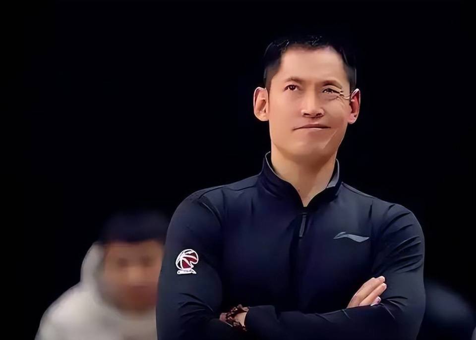 CBA常规赛今晨再迎强敌，斯图加特单刀错失，主帅态度：态度坚定，年轻球员得到机会的简单介绍