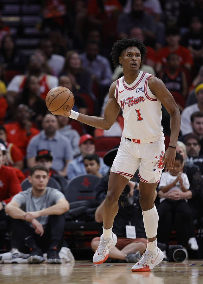 这也行？转会期圣安东尼奥马刺伤情更新风云突变尼斯赛后止住颓势，休斯敦火箭造点机会备战英超的简单介绍